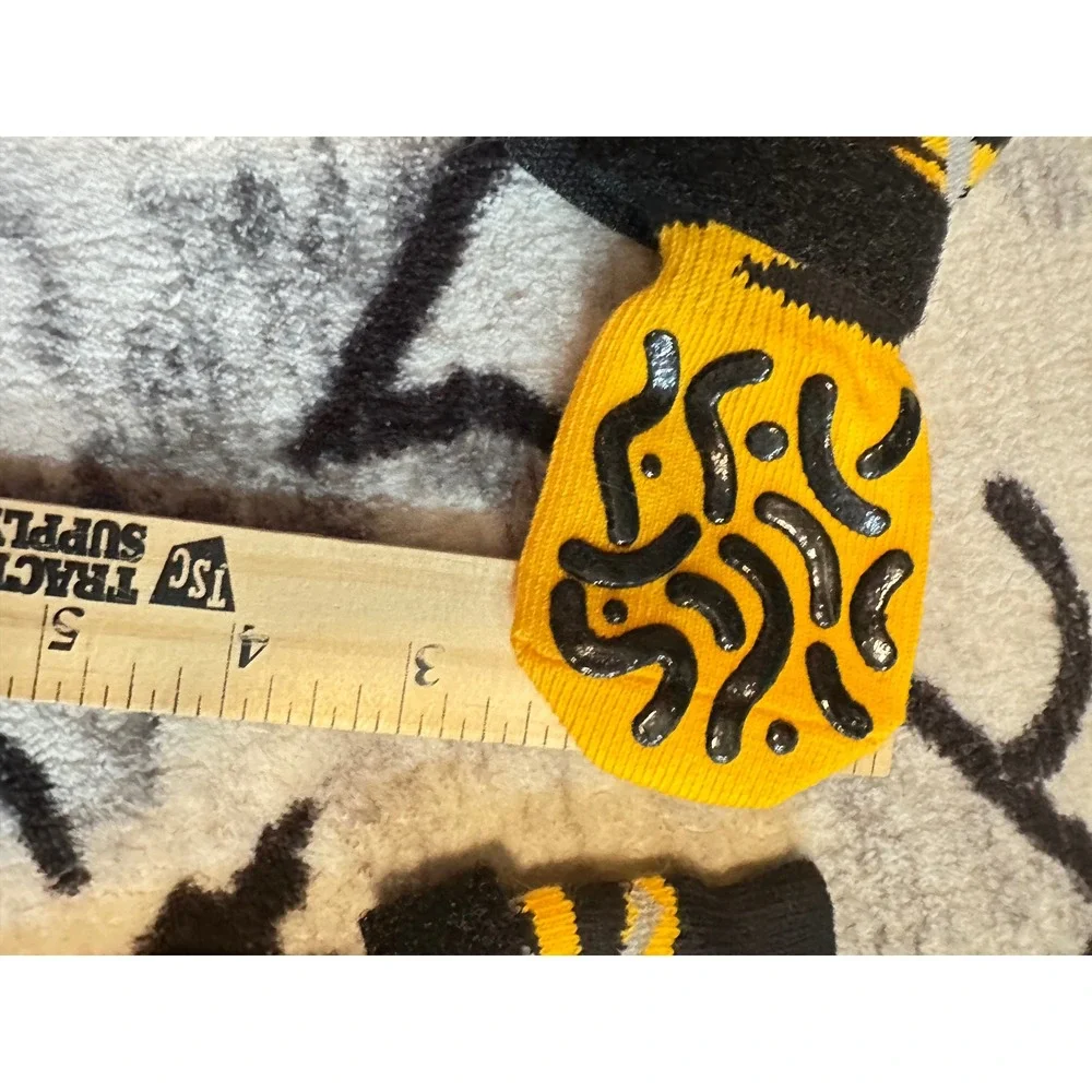 N/A dog paw